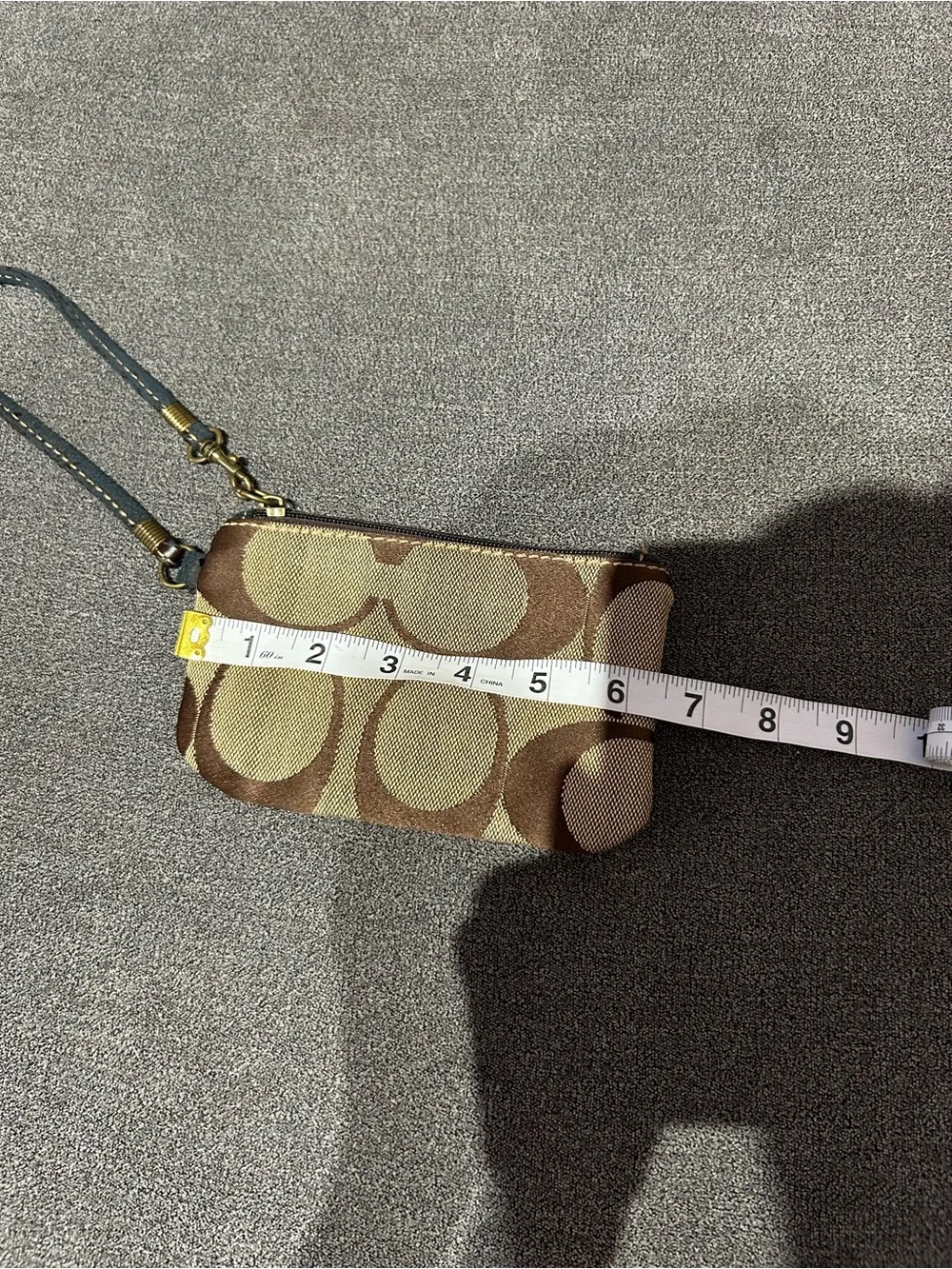 Coach vintage Signature Pattern Wristlet in Beige and Brown